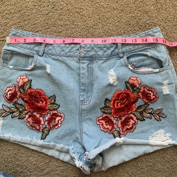 Rose Embroidered Denim Shorts - Picture 2 of 6